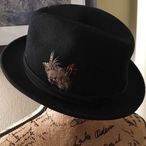 Vintage Stacy Adams feathered Fedora black chic